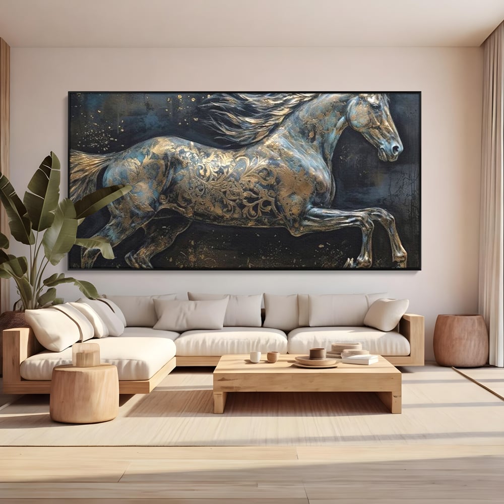 Tablou canvas cu tablou canvas cu armasar in galop, in rama de aluminiu negru, pe perete intr-un living